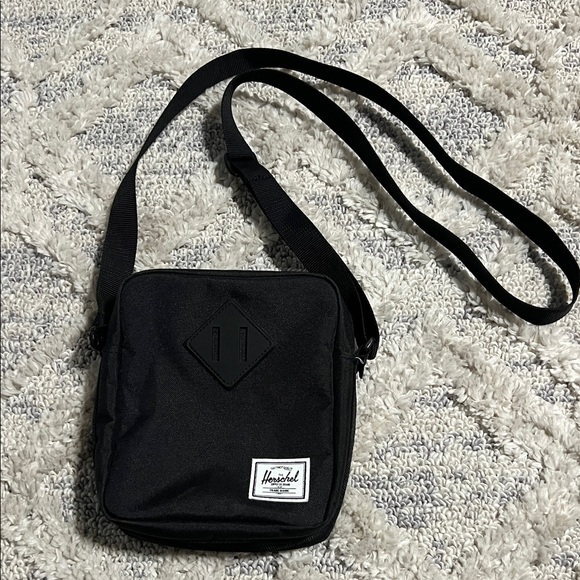 Herschel Supply Company Black Messenger Bag - Picture 1 of 5